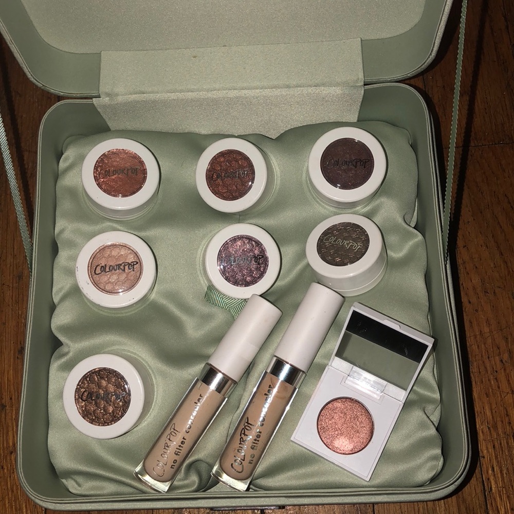 Colourpop haul! Two concealers & eight eyeshadows